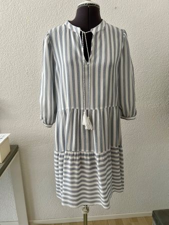 Stylishes Volant-Sommerkleid Gr. M – Pigalle Only 👗